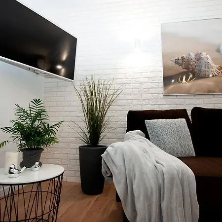 Ikar Ul. Grunwaldzka Blisko Morza