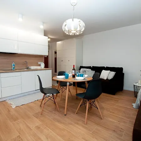 Apartment Ikar Ul. Grunwaldzka Blisko Morza Pobierowo